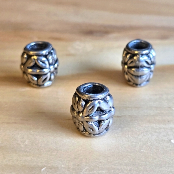 Charm Bracelet Silvertone Spacer Beads With Flowers Set Of 3 Fits Pandora Style - Picture 6 of 6